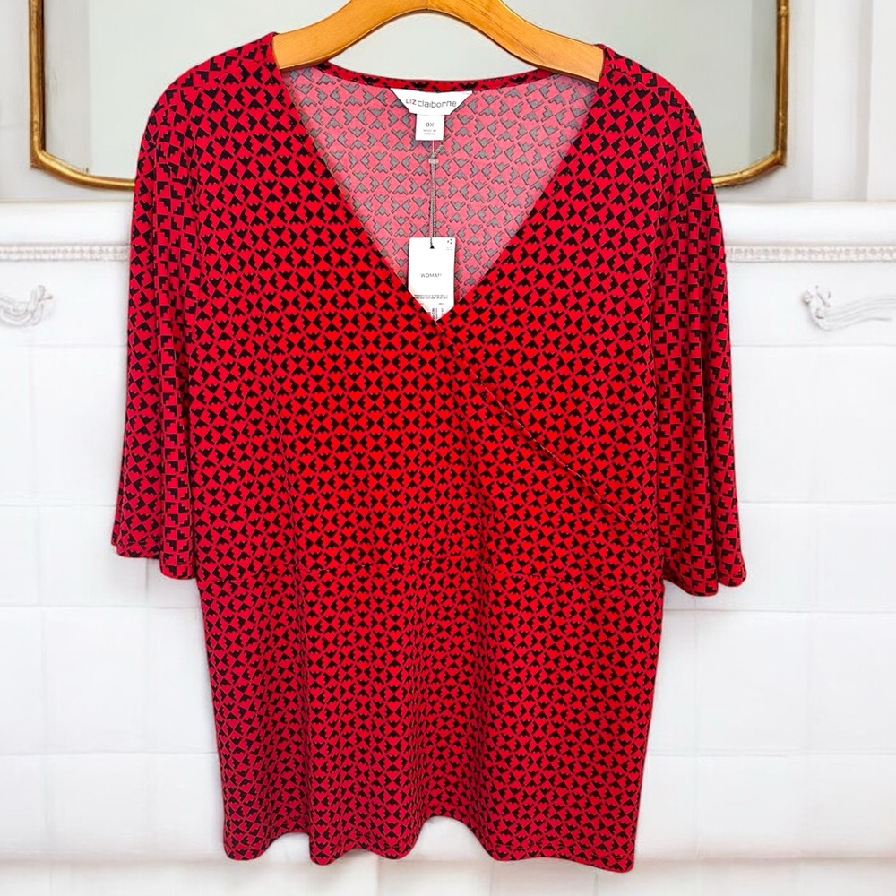 NWT Liz Claiborne V-Neck Top Red Black Size OX